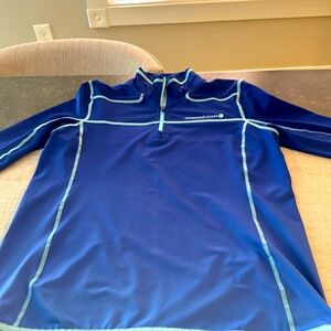 Vineyard Vines size  large pullover sweatshirt. Like new. Worn twice.